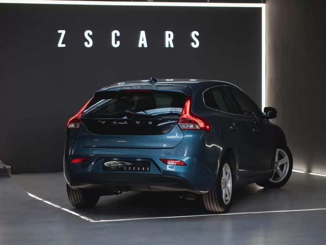 Volvo V40  D2 Kinetic - foto 5