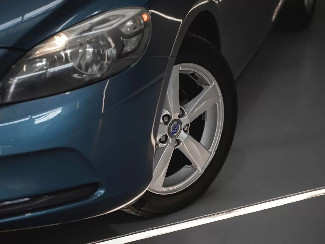 Volvo V40  D2 Kinetic - foto 8