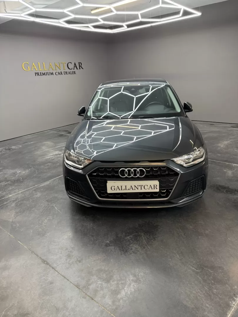 Audi A1 1.0 TFSI - foto 5