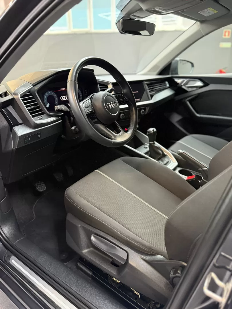 Audi A1 1.0 TFSI - foto 8
