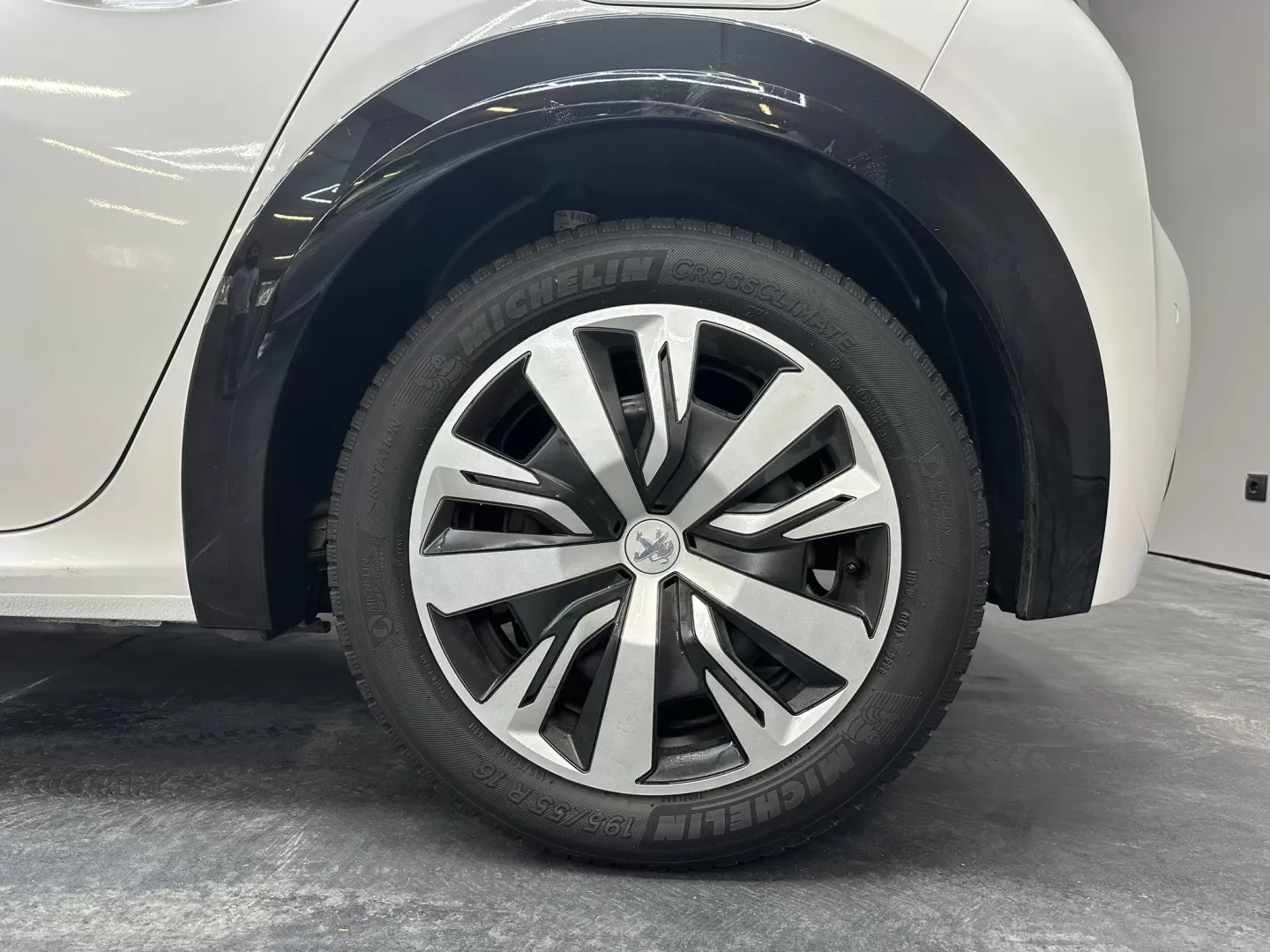 Peugeot e-208 e-208 50 kWh Aut.  LED Navi Keyless Go - foto 7