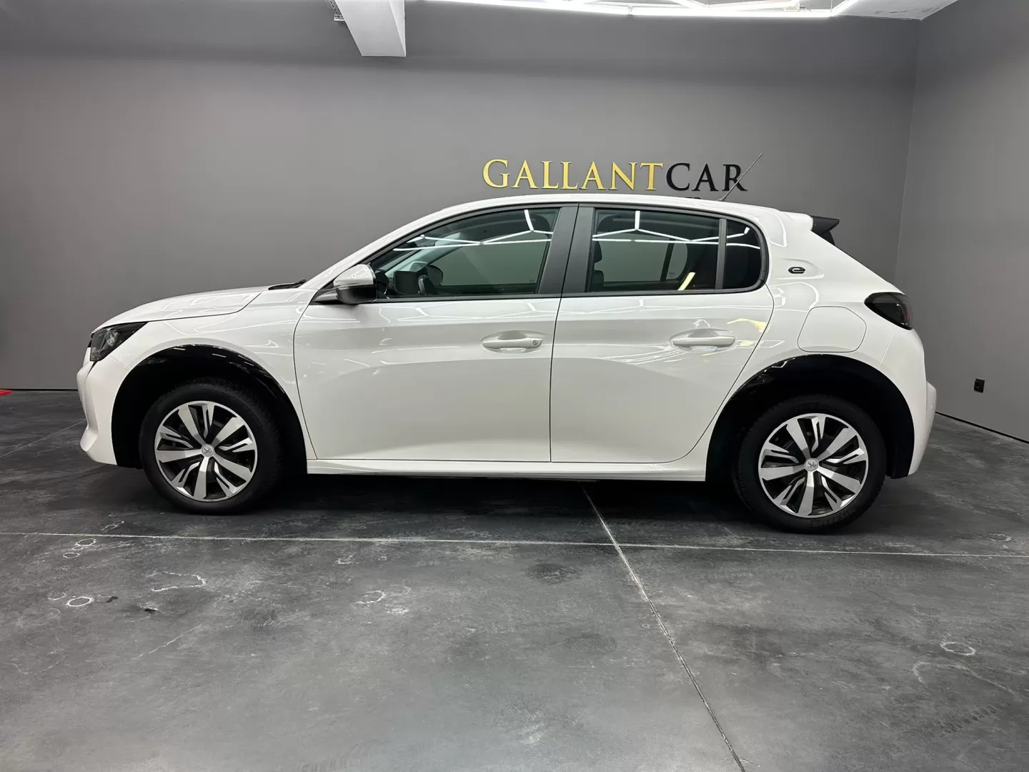 Peugeot e-208 e-208 50 kWh Aut.  LED Navi Keyless Go - foto 3
