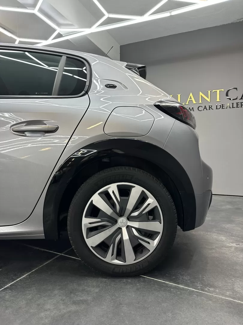 Peugeot e-208 e-208 50 kWh Aut. LED KeylessGo Klima PDC - foto 7
