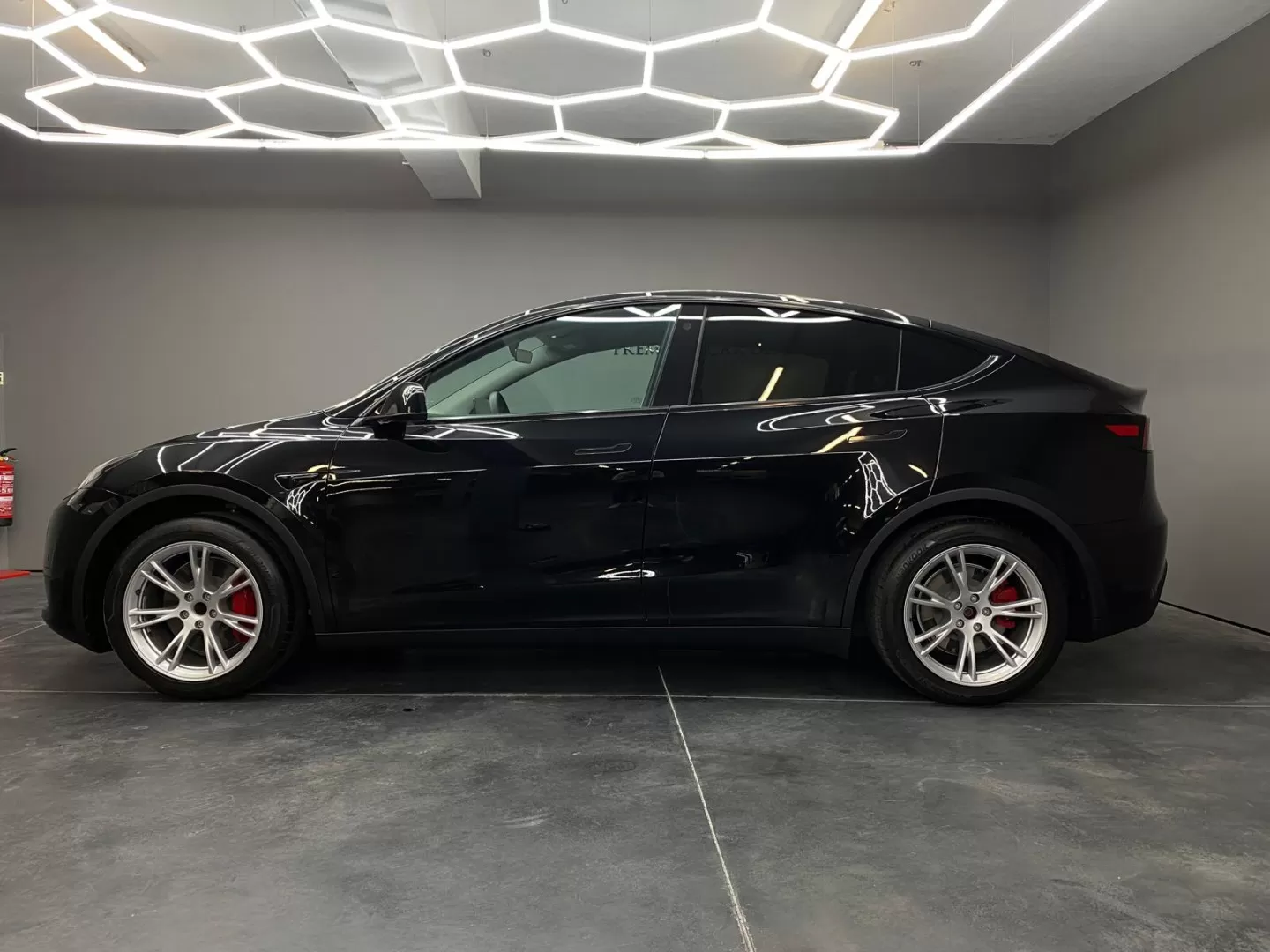 Tesla Model Y RWD - foto 5
