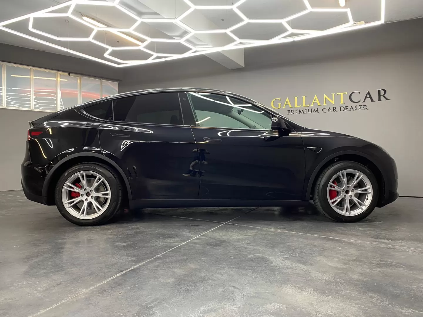 Tesla Model Y RWD - foto 6