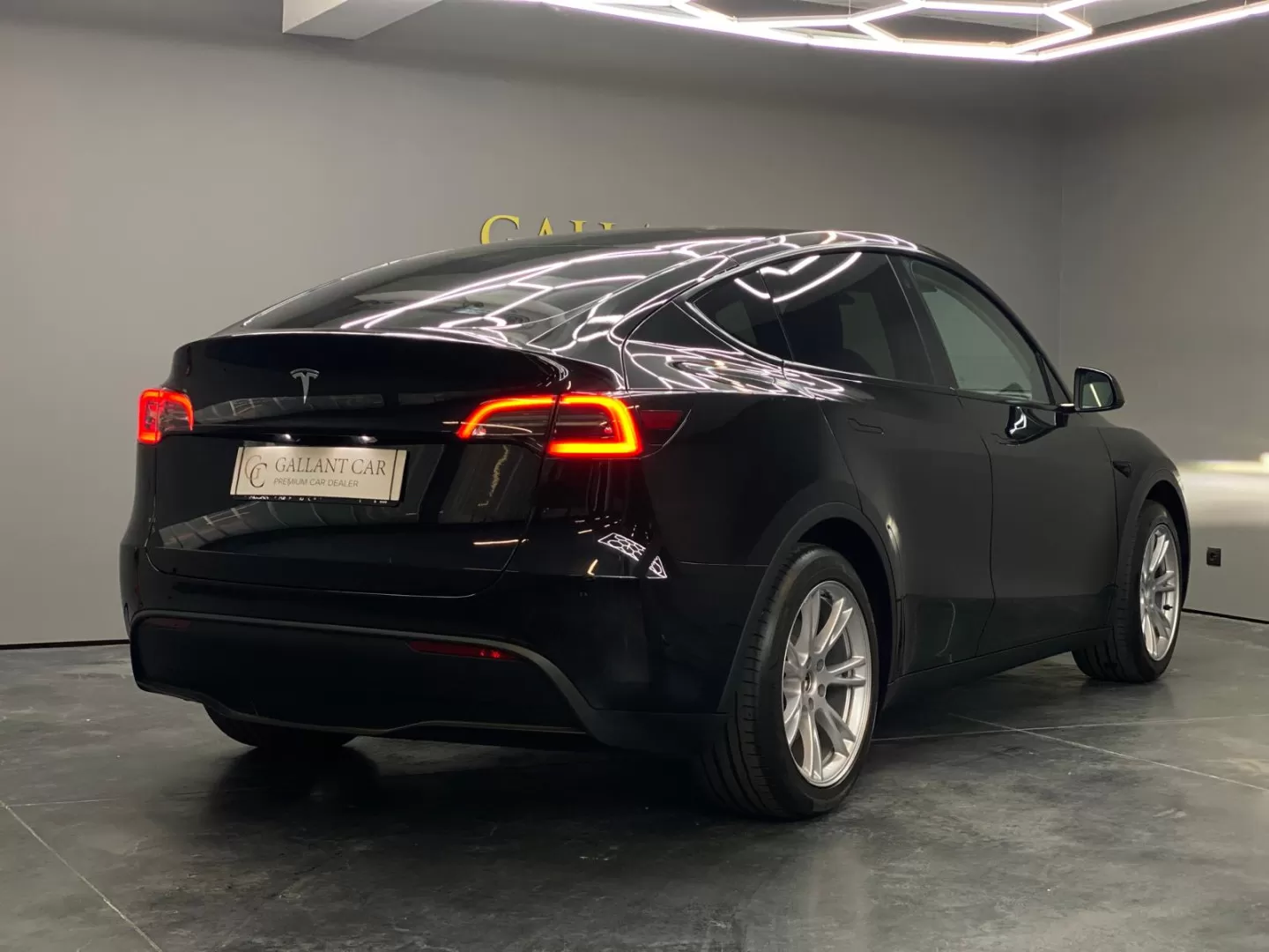 Tesla Model Y RWD - foto 8