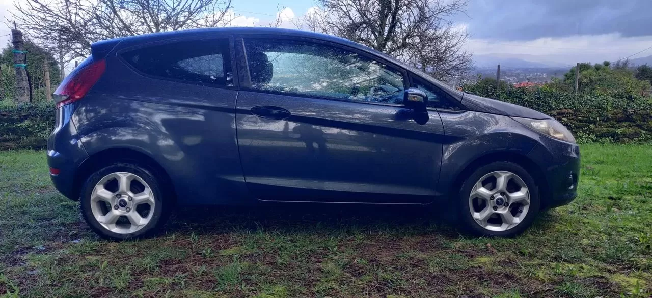 Ford  FIESTA - foto 2
