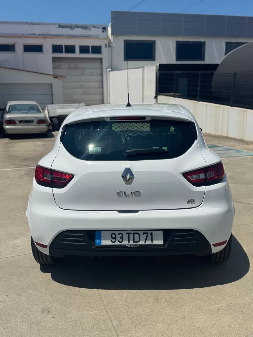 Renault  CLIO 1.5 DCI - foto 8