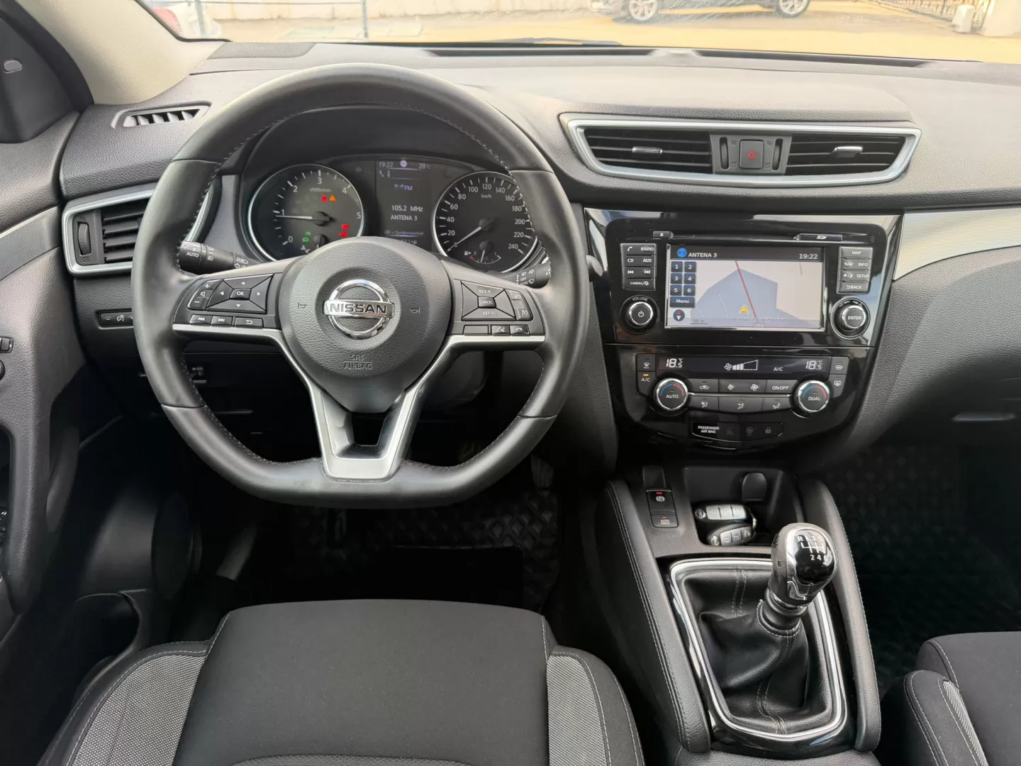 Nissan Qashqai 1.5 dCi N-Connecta DCT - foto 2