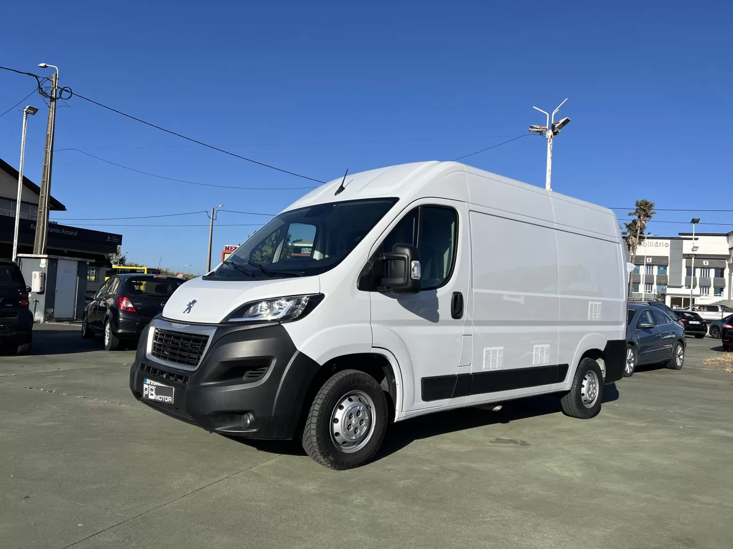 Peugeot  Boxer 2.2 BlueHDi 335 L2H2 Premium - foto 2