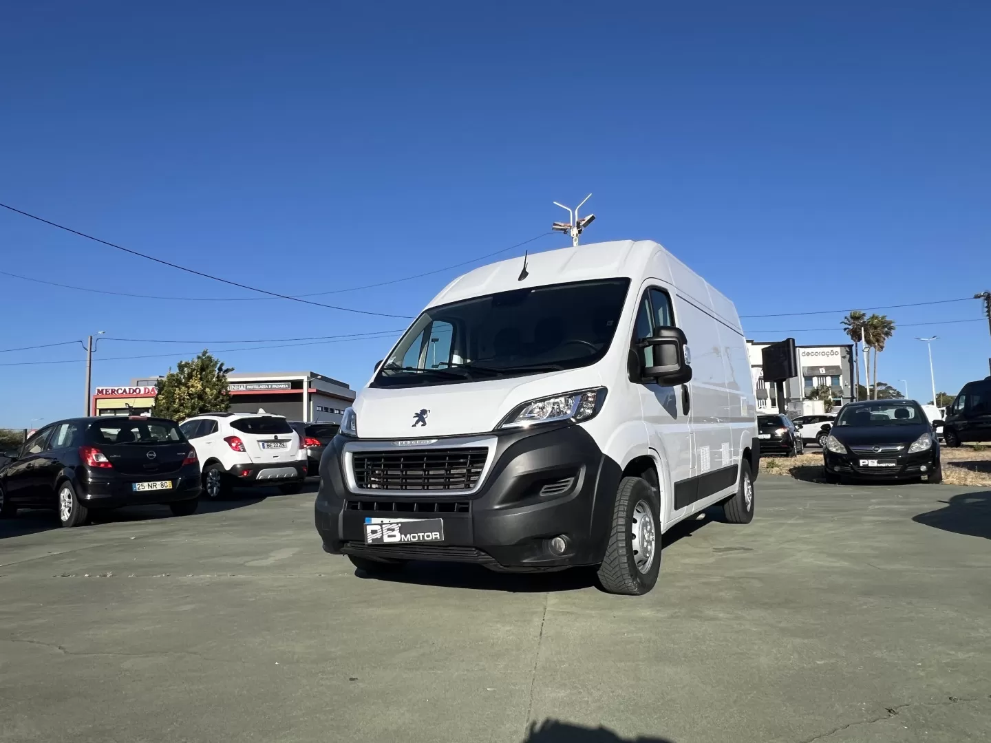 Peugeot  Boxer 2.2 BlueHDi 335 L2H2 Premium - foto 4