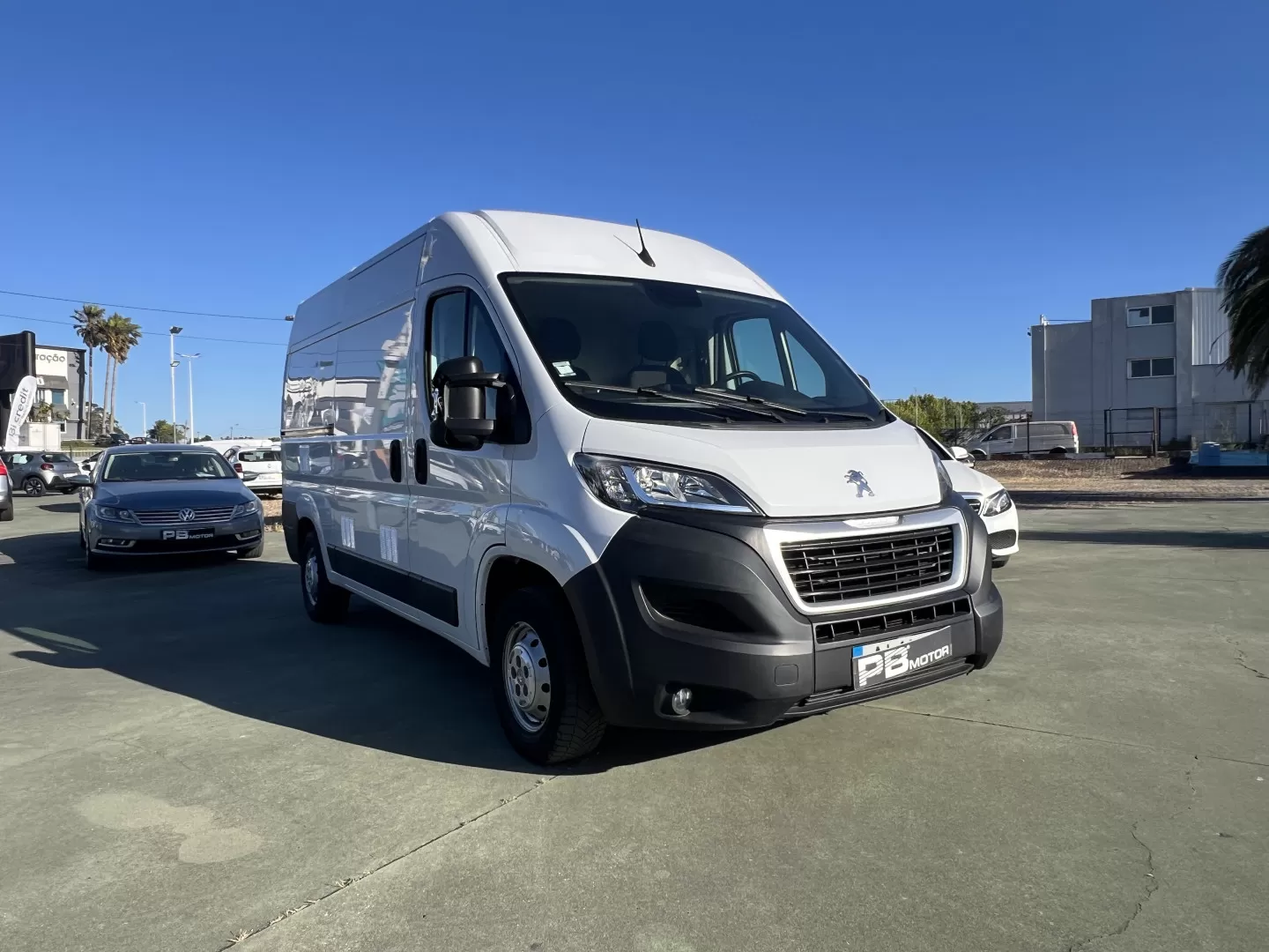 Peugeot  Boxer 2.2 BlueHDi 335 L2H2 Premium - foto 5