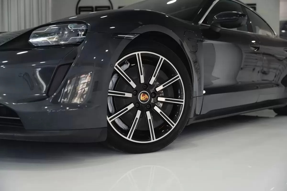 Porsche Taycan 4S - foto 3