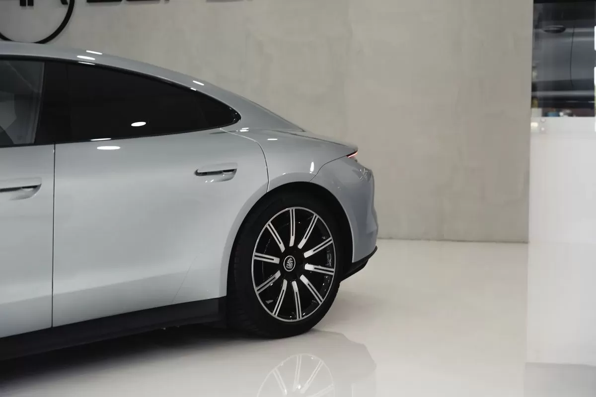Porsche Taycan 4S - foto 6