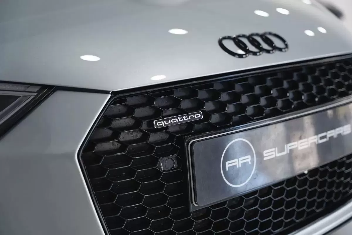 Audi R8 5.2 FSI V10 Plus S tronic - foto 4