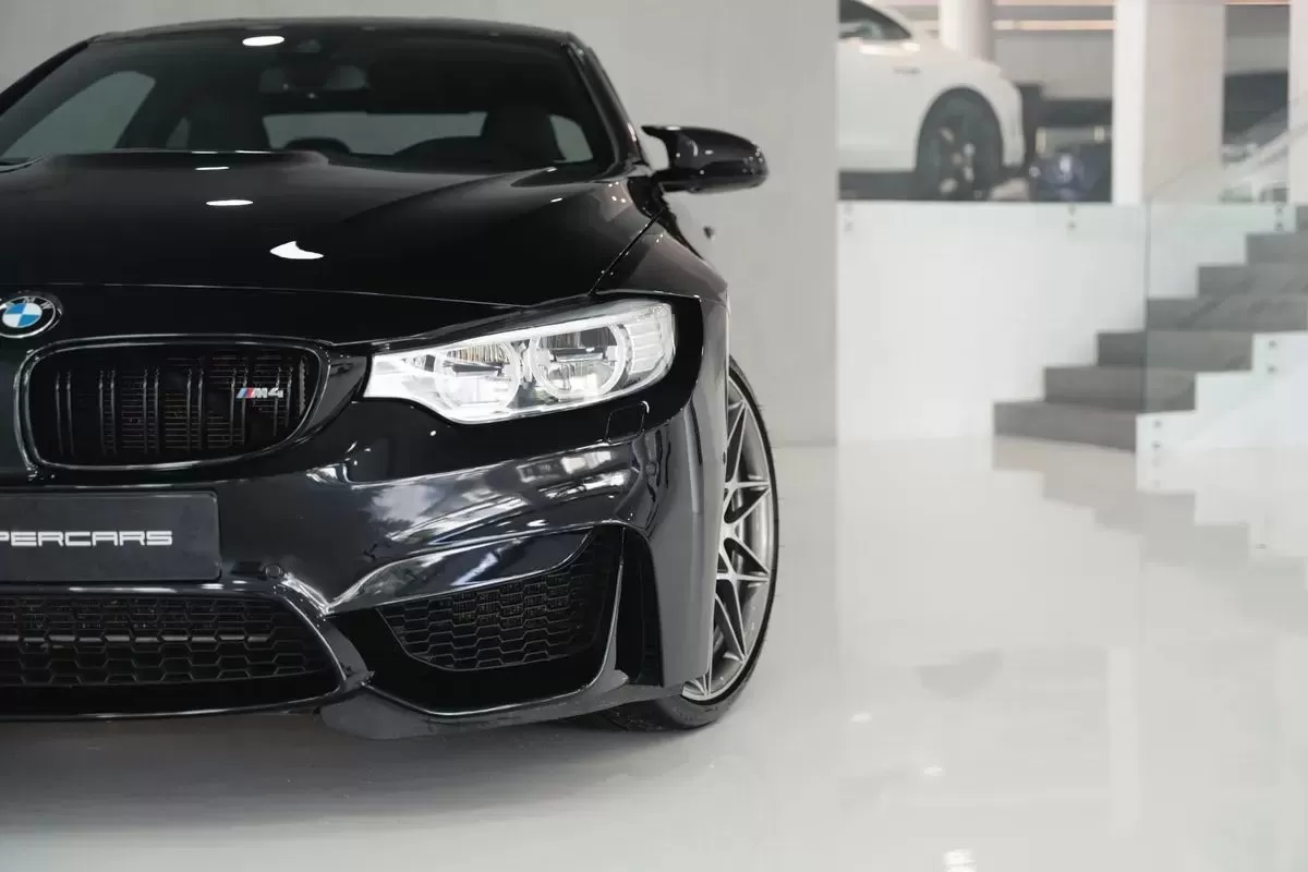 BMW M4 - foto 4