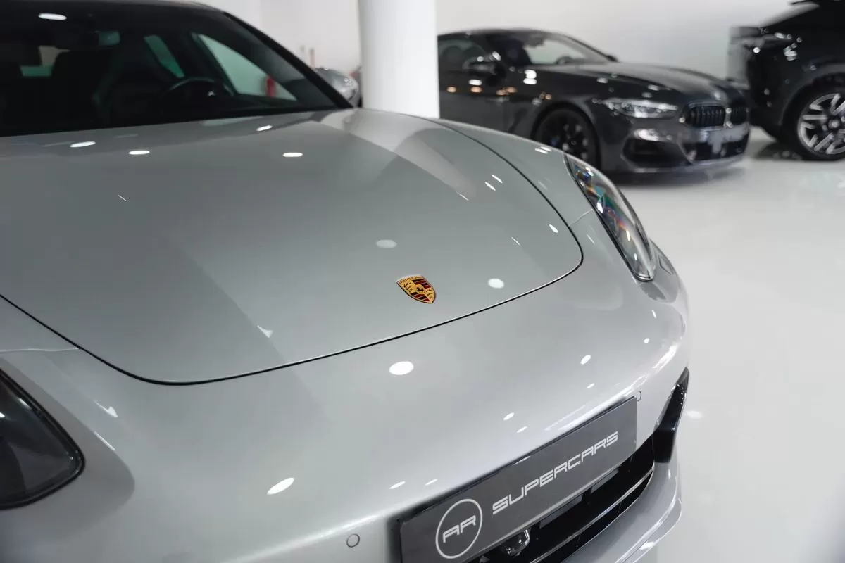 Porsche Panamera Sport Turismo  4 E  Hybrid Edition 10 Anos - foto 2