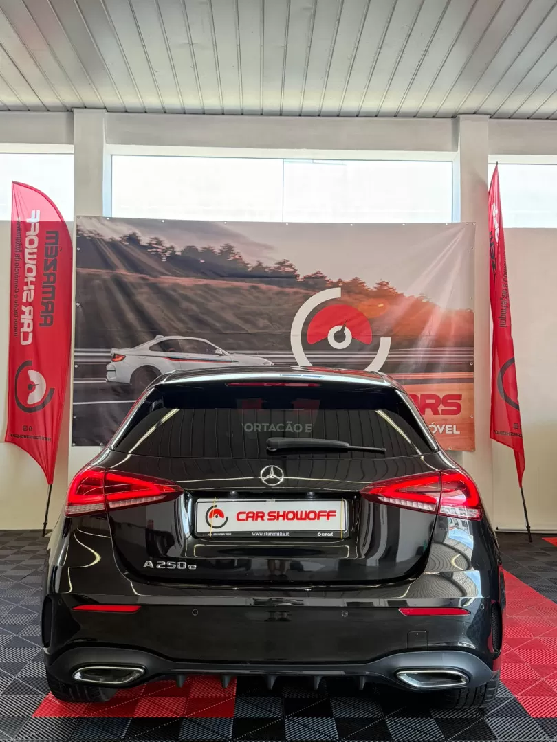 Mercedes-Benz A 250e AMG LINE - foto 4