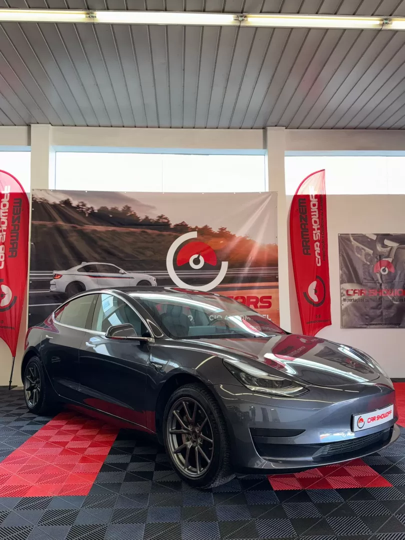 Tesla Model 3 - foto 2