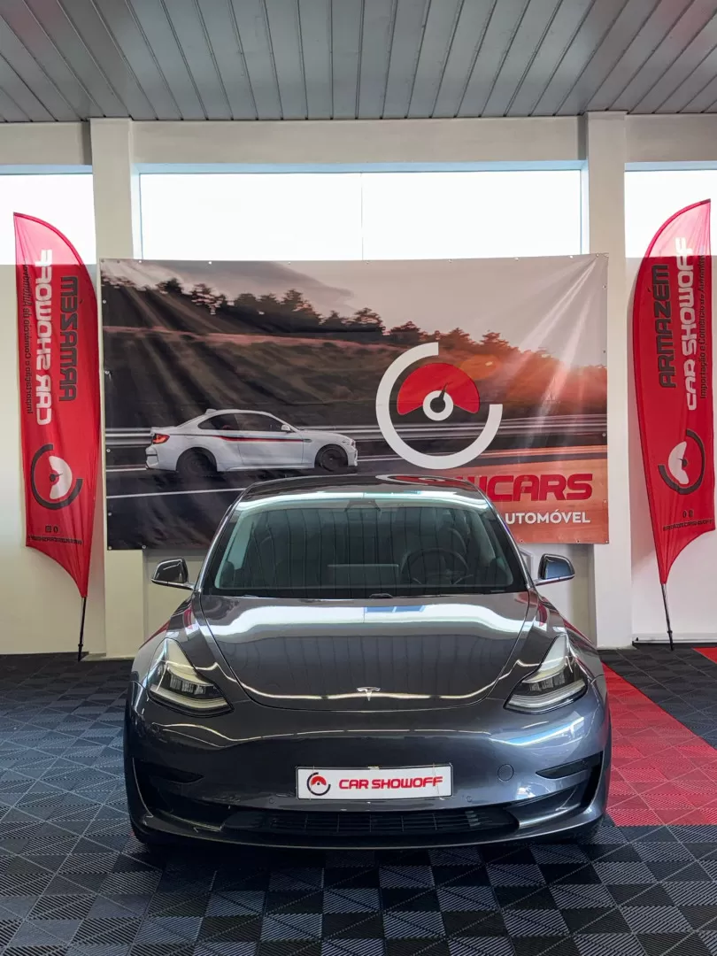 Tesla Model 3 - foto 3