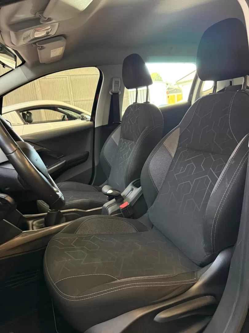 Peugeot 2008 1.2 PureTech Allure Pack - foto 7