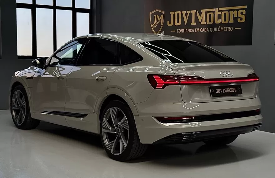 Audi Q8 e-Tron Sportback 55 quattro S line - foto 5