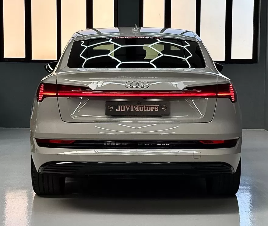 Audi Q8 e-Tron Sportback 55 quattro S line - foto 4