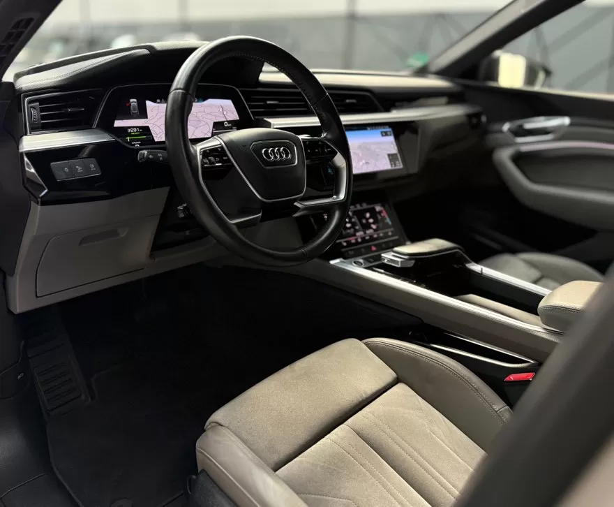 Audi Q8 e-Tron Sportback 55 quattro S line - foto 6