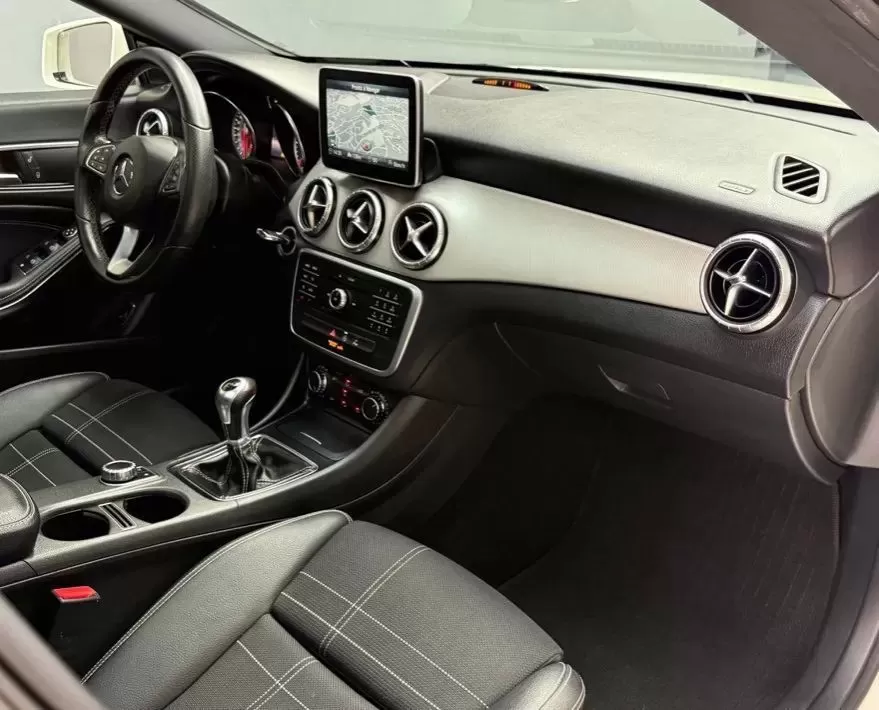 Mercedes-Benz CLA 180 (CDI) d Urban - foto 6