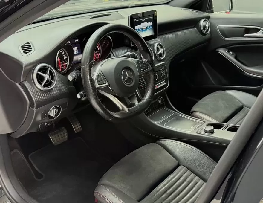 Mercedes-Benz A 180 d AMG Line Aut. - foto 6