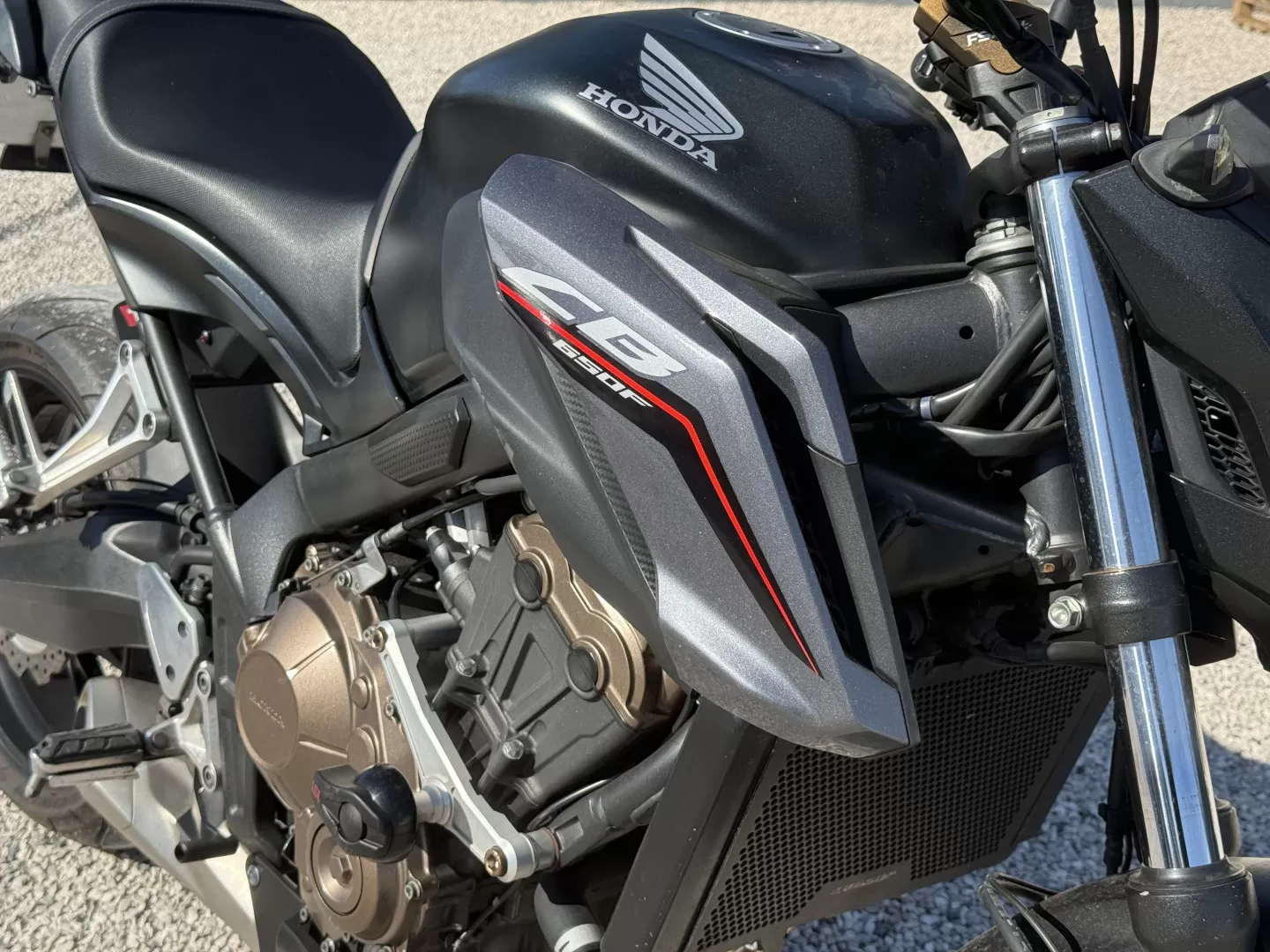 Honda CB 650 F - foto 3