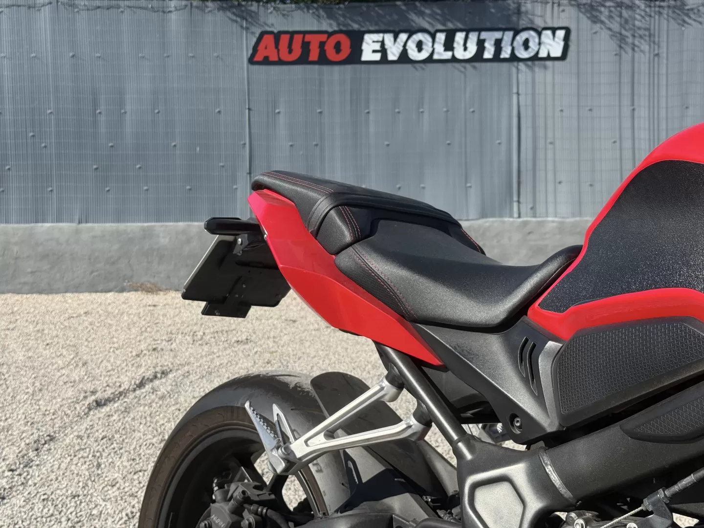 Honda CBR 650R - foto 6