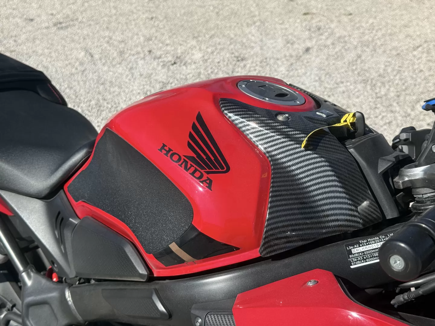Honda CBR 650R - foto 7