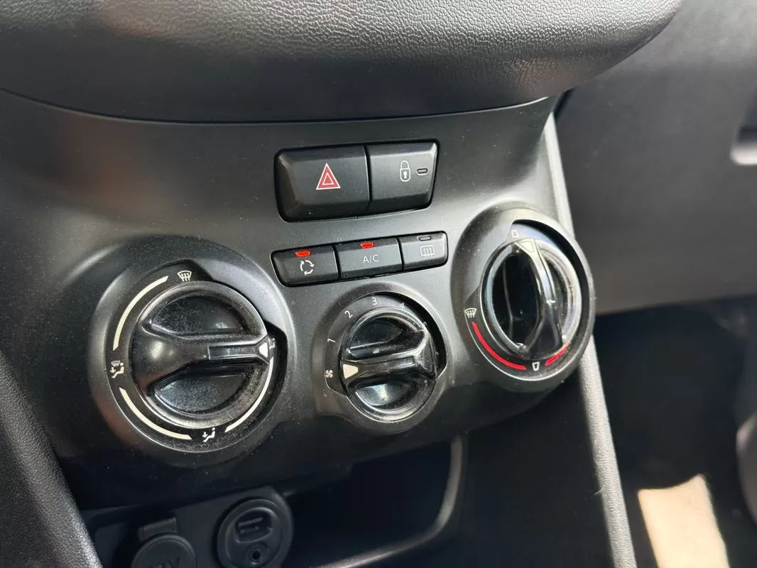 Peugeot 208 1.6 BlueHDi Style - foto 8