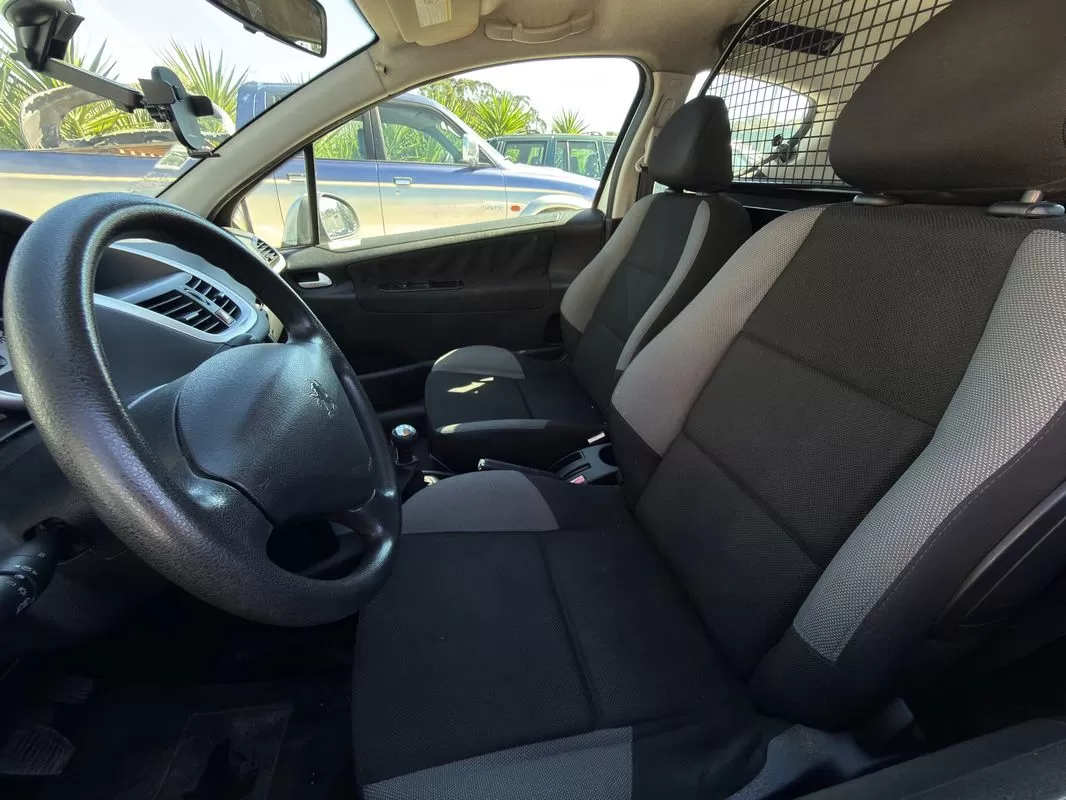 Peugeot  207 1.4 HDI Van - foto 5
