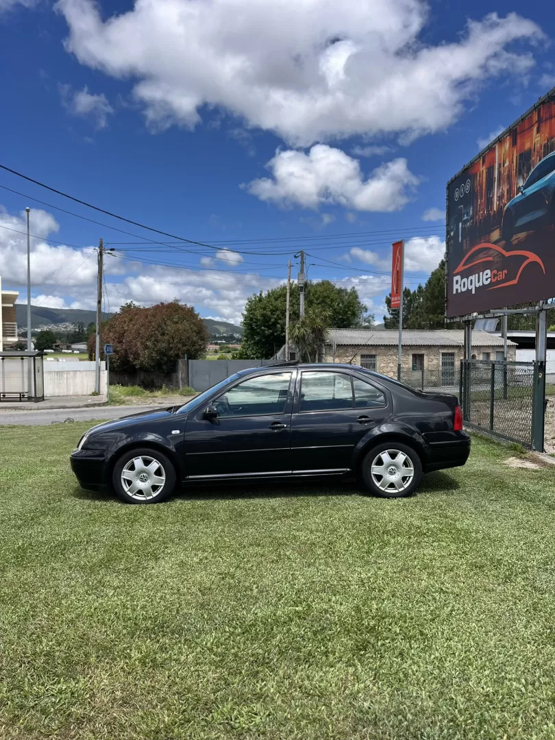 VW Bora 1.9 TDi Highline - foto 2