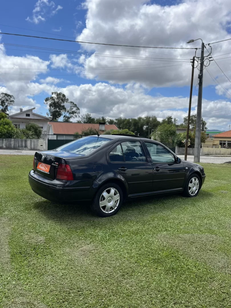 VW Bora 1.9 TDi Highline - foto 5