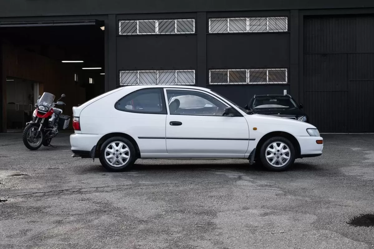 Toyota  Corolla - foto 2