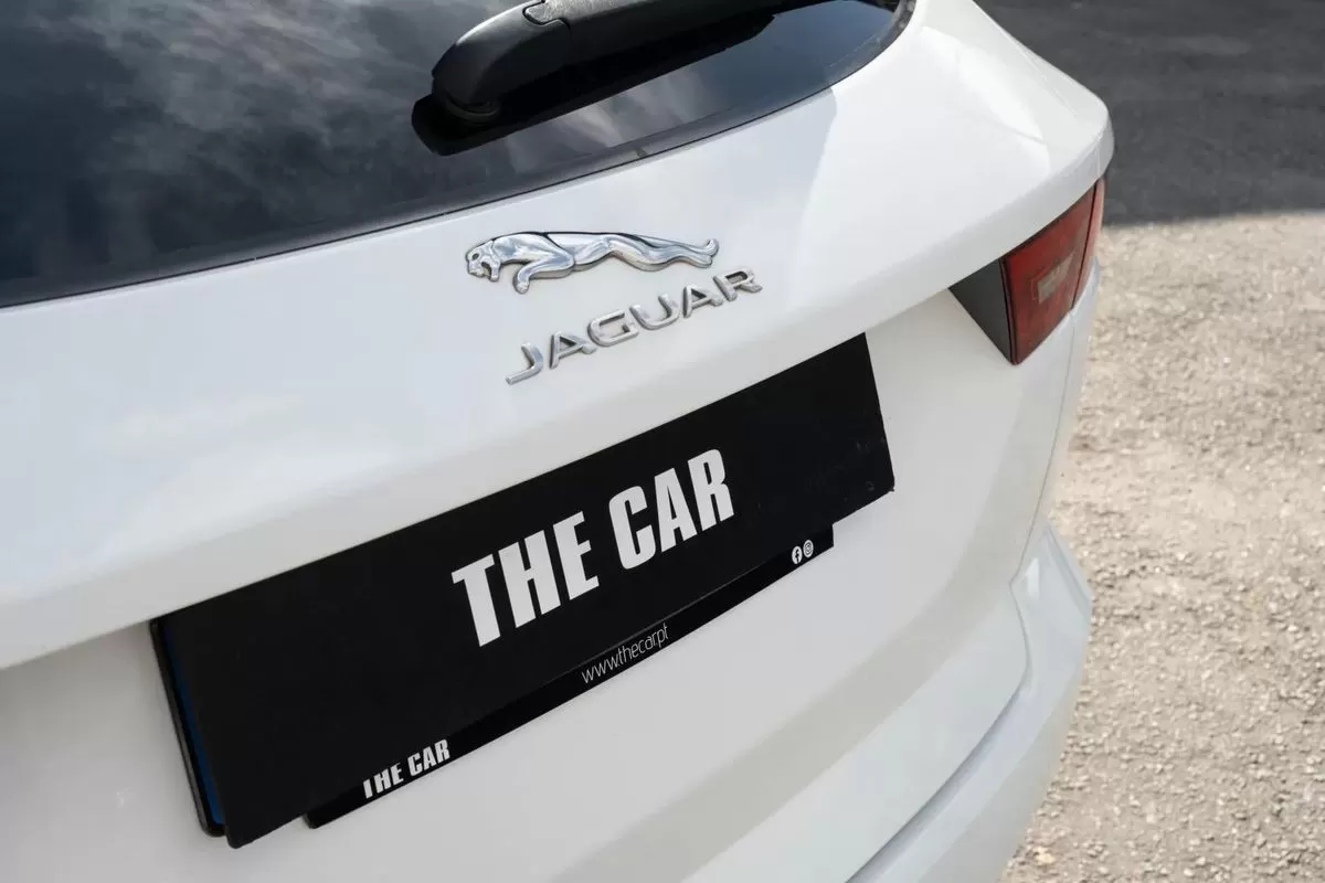Jaguar E-Pace 2.0 i4D R-Dynamic SE - foto 3