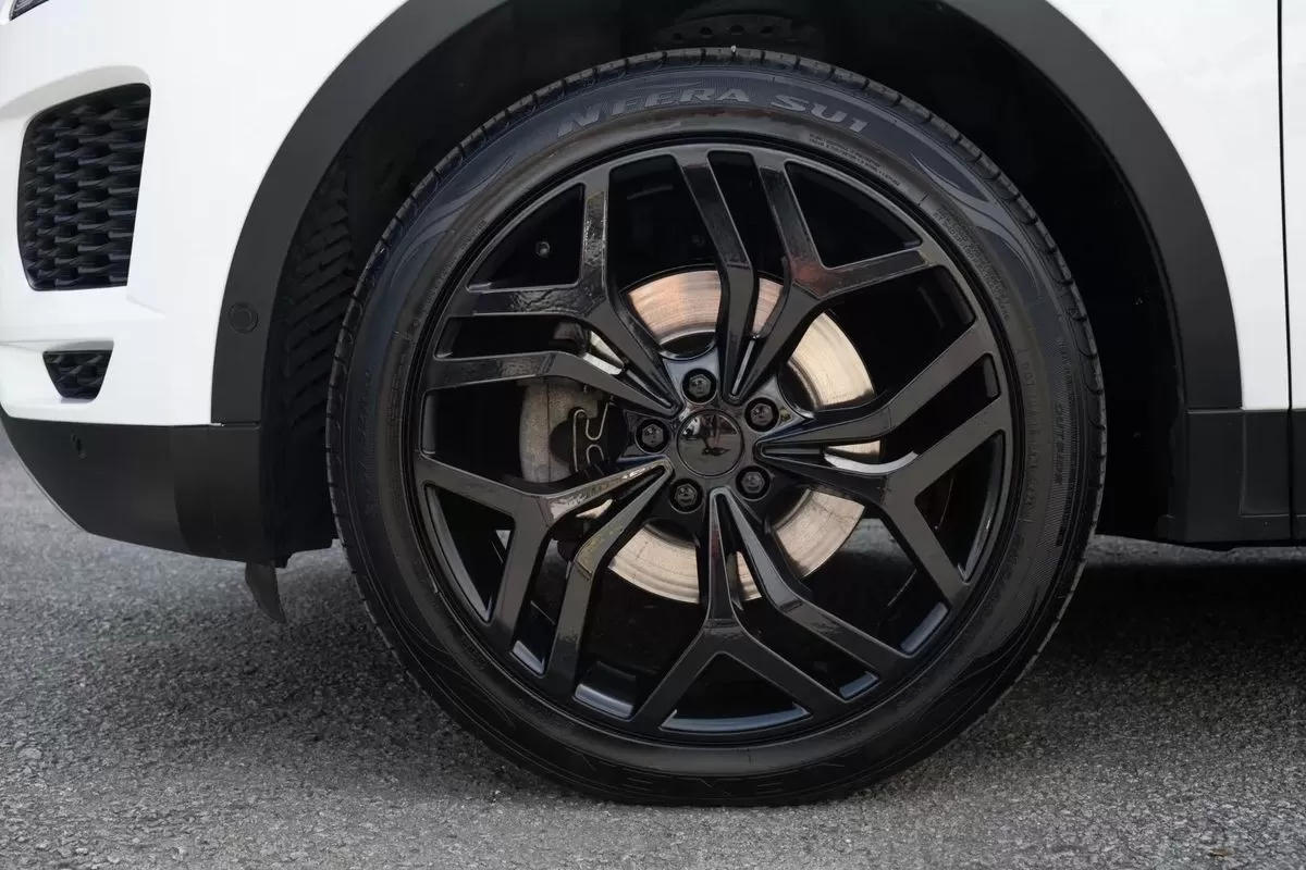 Jaguar E-Pace 2.0 i4D R-Dynamic SE - foto 5