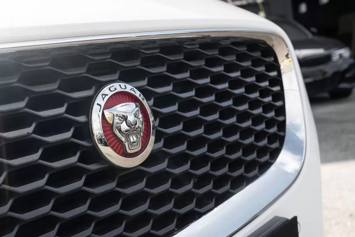 Jaguar E-Pace 2.0 i4D R-Dynamic SE - foto 6