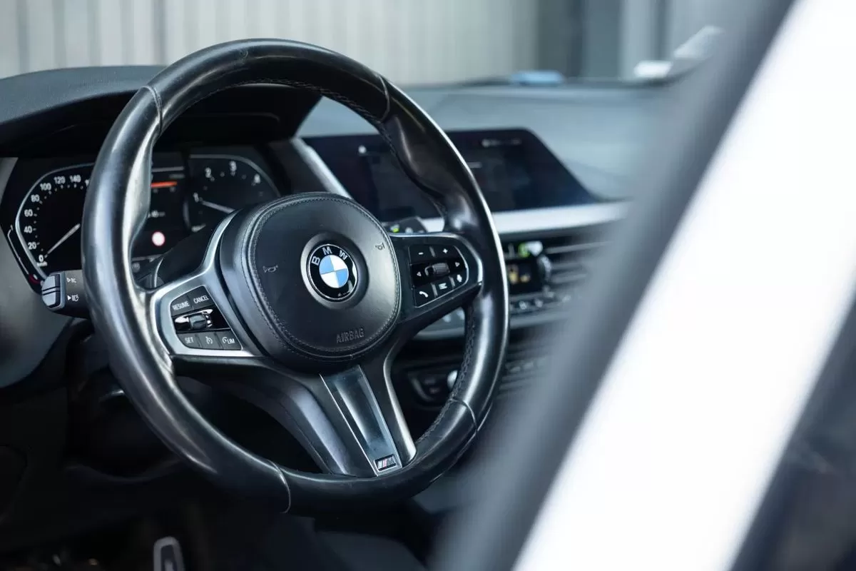 BMW 116 d Pack Desportivo M Auto - foto 7