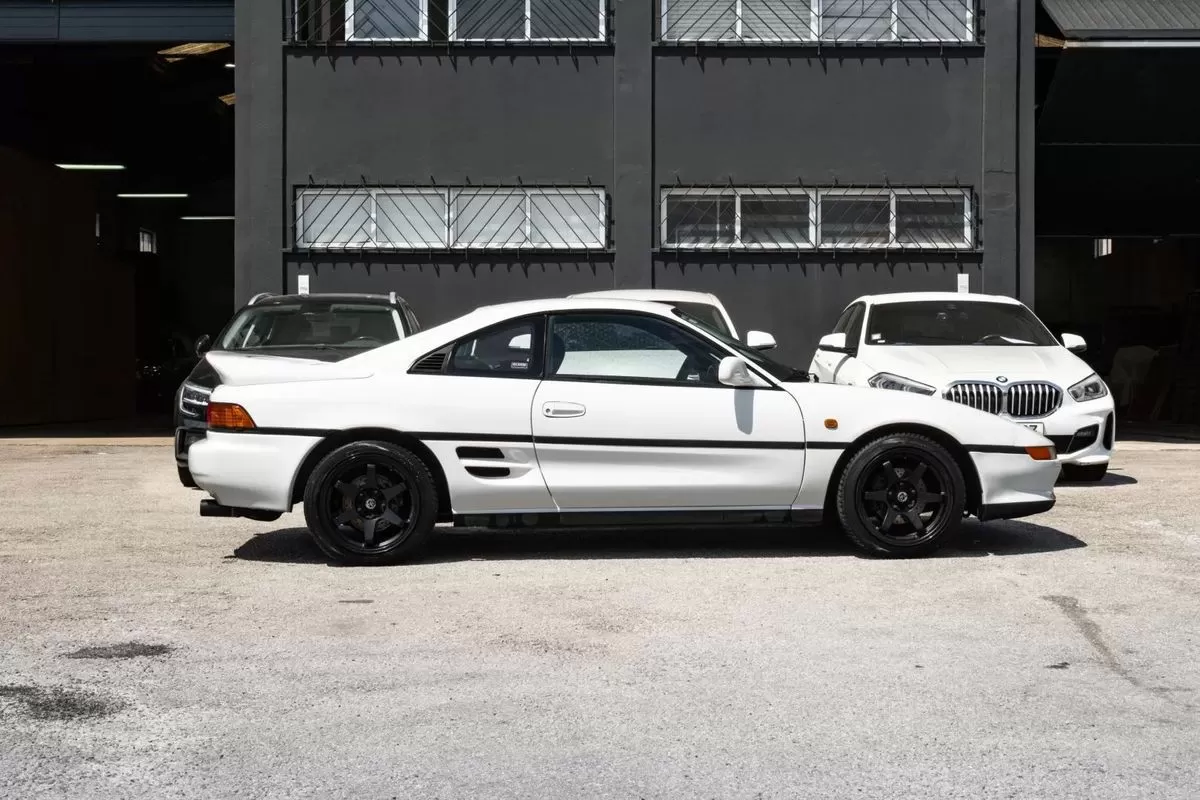Toyota MR2 2.0 - foto 2