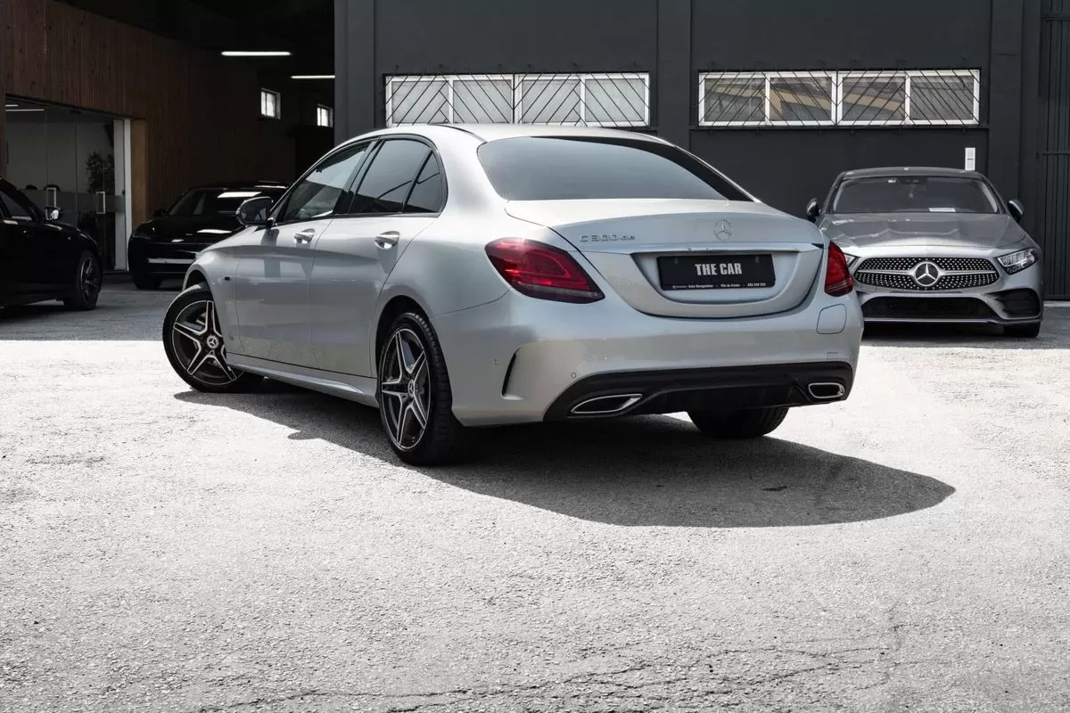 Mercedes-Benz C 300 de AMG Line - foto 3