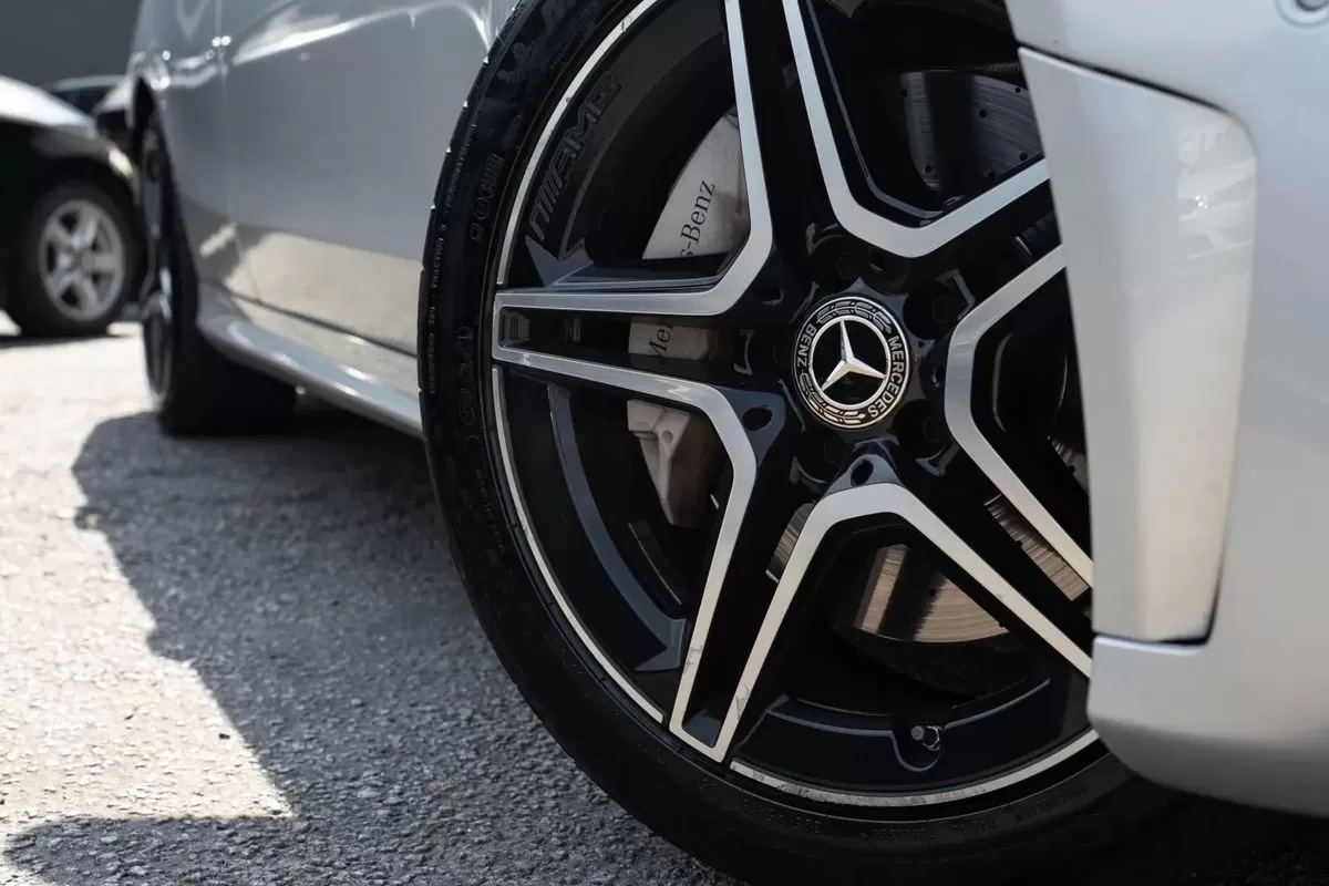 Mercedes-Benz C 300 de AMG Line - foto 5