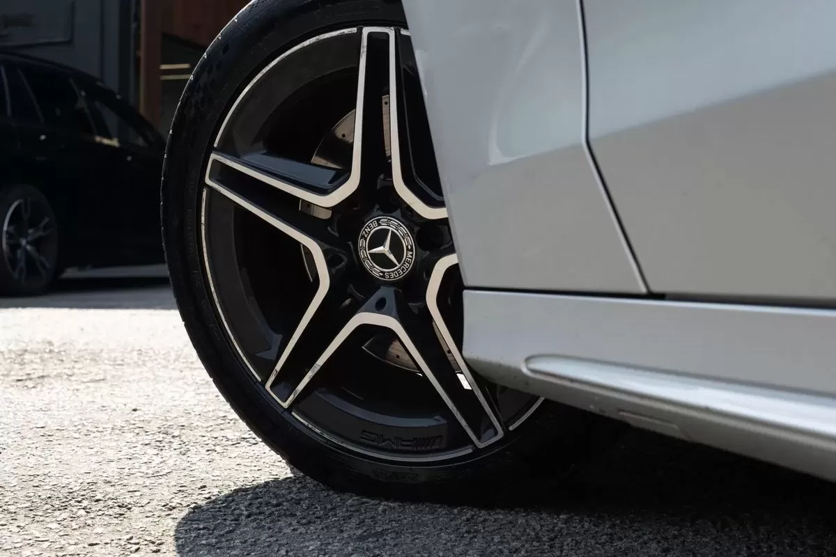 Mercedes-Benz C 300 de AMG Line - foto 8