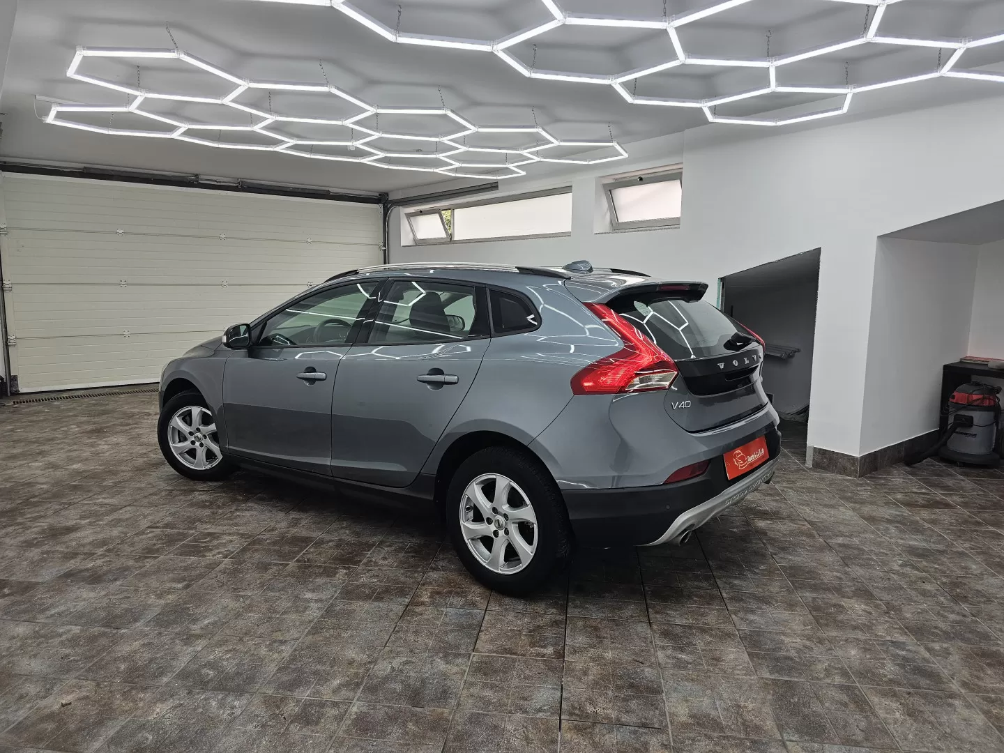 Volvo V40 Cross Country 2.0 D3 Momentum - foto 8