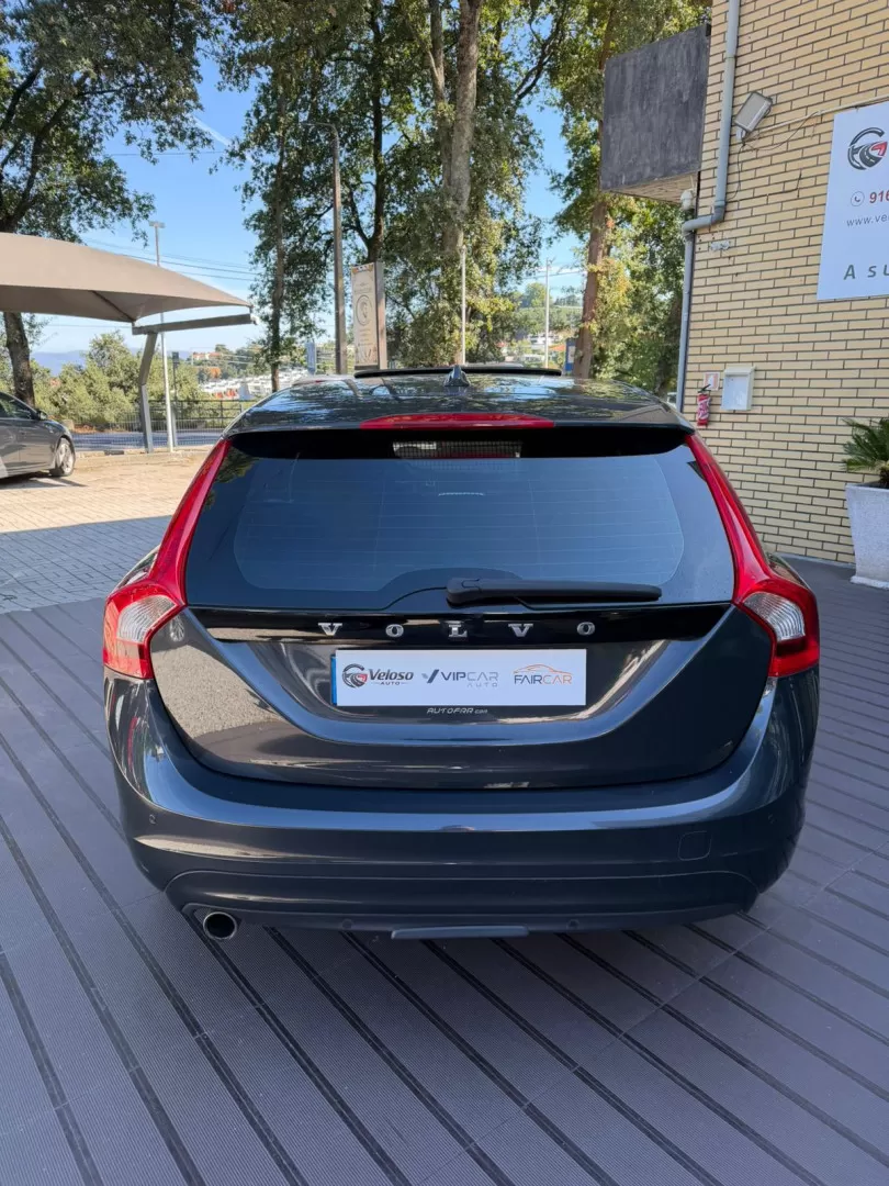 Volvo V60 1.6 D2 Drive Momentum Start/Stop - foto 2