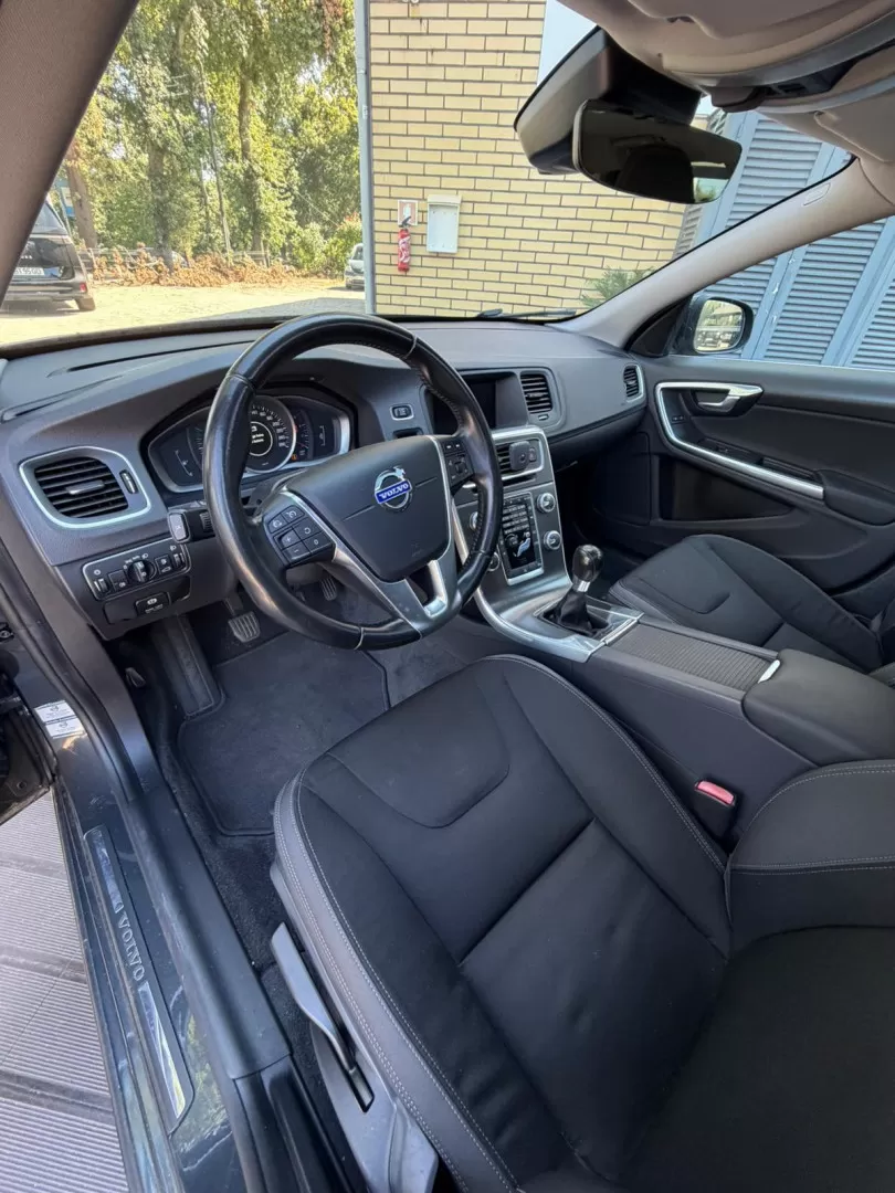 Volvo V60 1.6 D2 Drive Momentum Start/Stop - foto 7