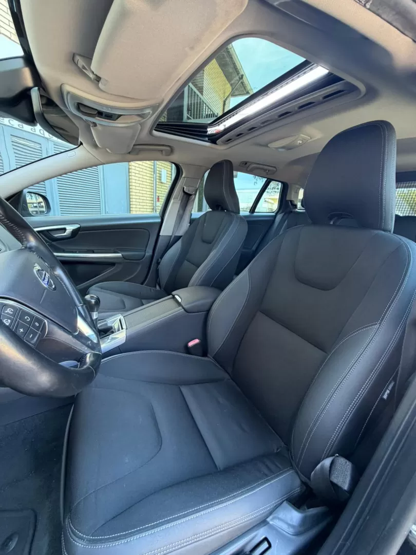 Volvo V60 1.6 D2 Drive Momentum Start/Stop - foto 8